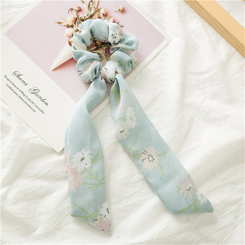 Scrunchie hellblau mit Blumen & langen Schleifenbänder