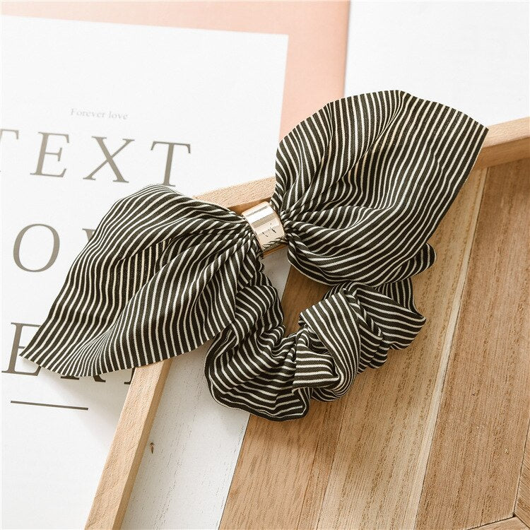 Scrunchie schwarz weiß gestreift Haargummi