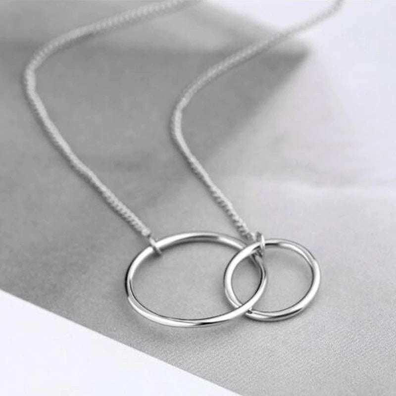 Halskette verbundene Kreise