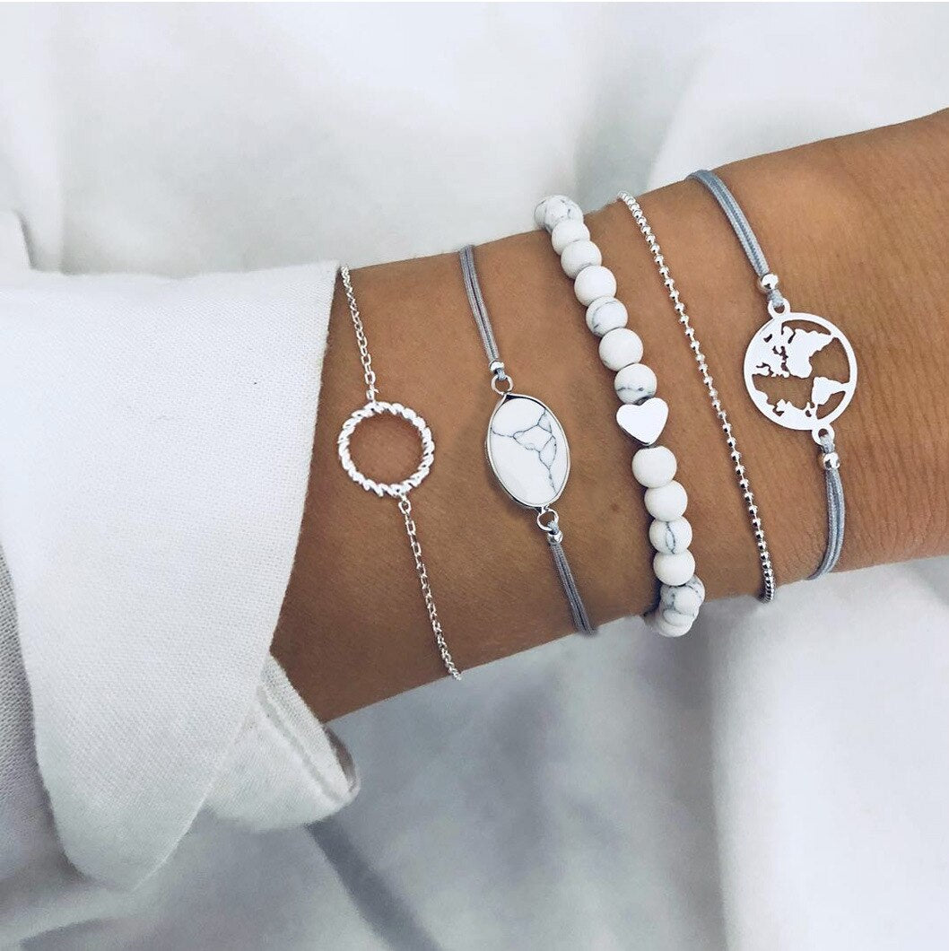5-teiliges Armband Set für Damen mit Marmoroptik Weltkugel Herz und weißen Perlen