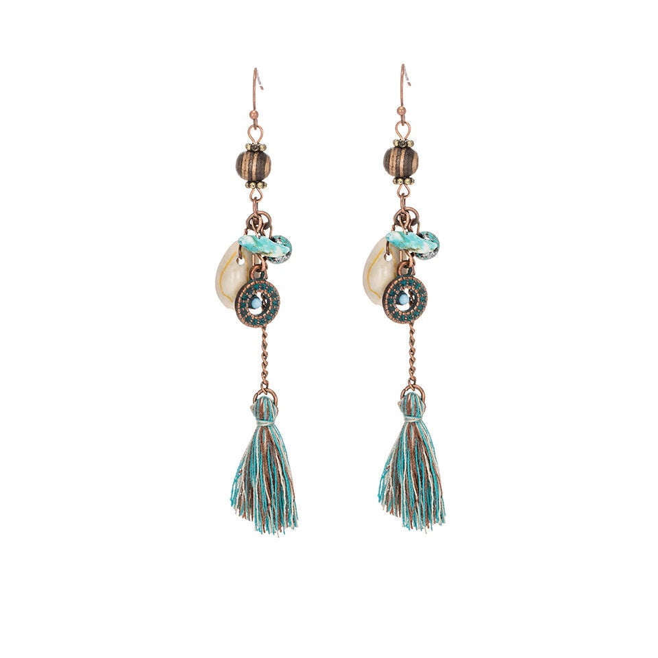 Braune Boho Ohrringe für Damen mit langer Tassel und dekorativen Vintage Details