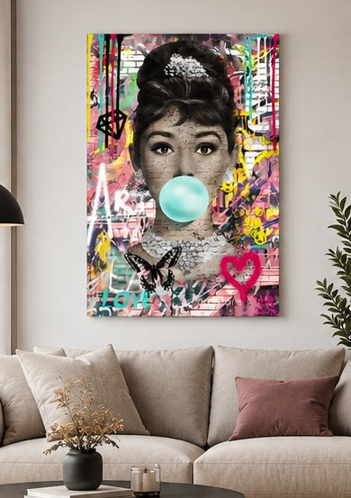 Audrey Hepburn Leinwandbild als moderne Wanddekoration im Wohnzimmer