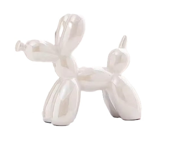 Weiße Ballonhund Figur als moderne Dekoskulptur