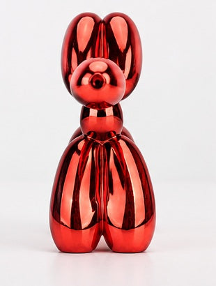 Rote Ballonhund Skulptur aus seitlicher Perspektive