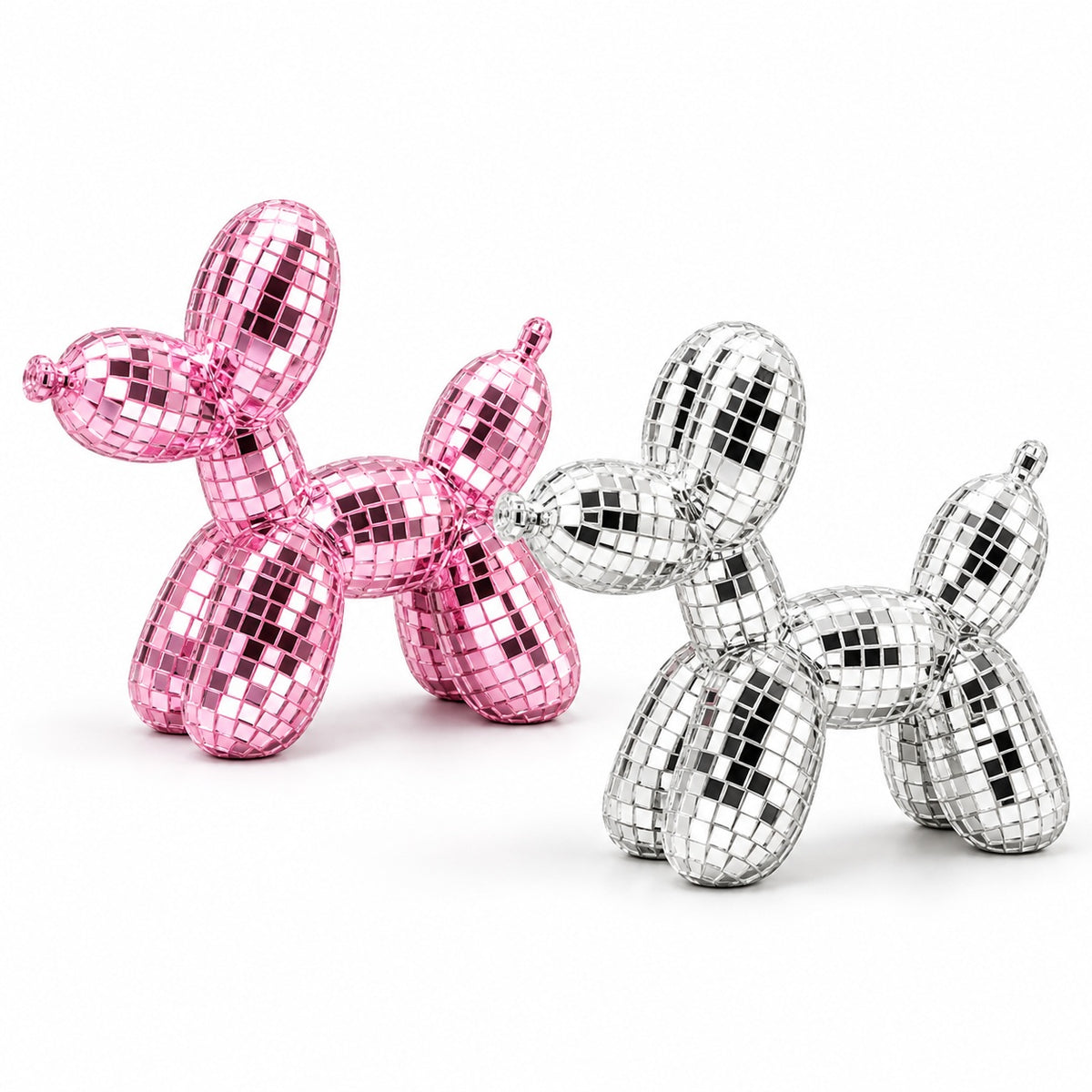 Disco Ballonhunde in Pink und Silber mit Spiegelmosaik auf weißem Hintergrund