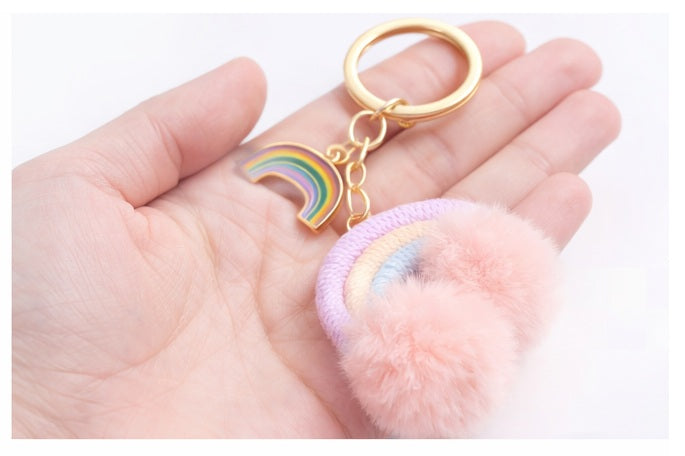 regenbogen-schluesselanhaenger-groessenvergleich-hand